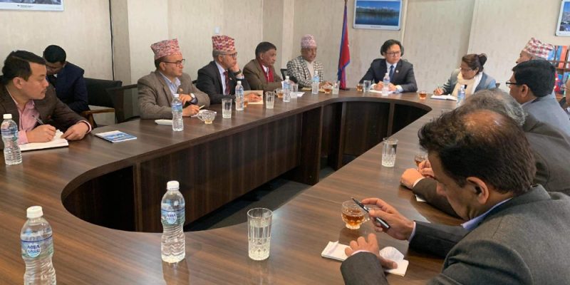 पर्यटनमन्त्रीले लिए पूर्वसचिवसँग सुझाव