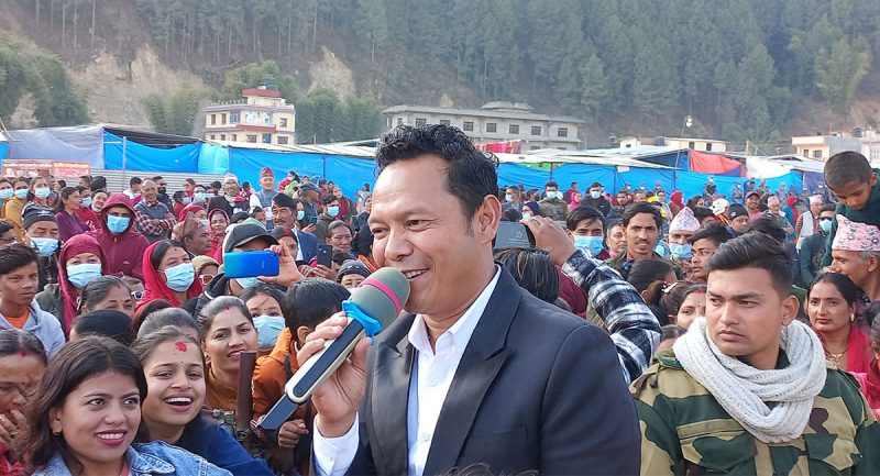 अर्घाखाँची महोत्सवमा बद्रीले गीतबाटै सुनाए विदेशीनुको पीडा