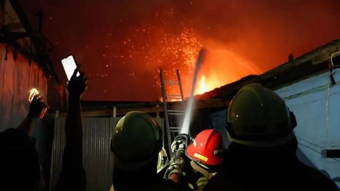 इन्डोनेसियाको इन्धन डिपो विस्फोट : मृत्यु हुनेको सङ्ख्या १७ पुग्यो