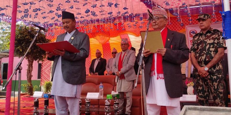 लुम्बिनी प्रदेशका मुख्यमन्त्री चौधरी र तीन मन्त्रीले लिनुभयो शपथ