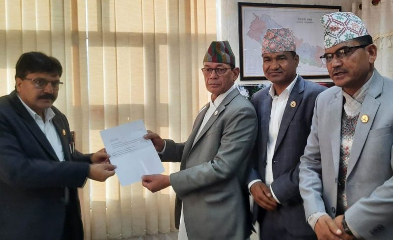 कर्णाली प्रदेश सरकारबाट बाहिरियो एमाले, मन्त्रीहरुले दिए राजीनामा