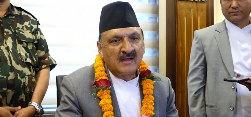 अर्थमन्त्री डा महत