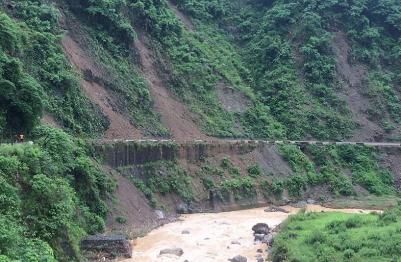 सिद्धार्थ राजमार्ग दैनिक नौ घण्टा अवरुद्ध हुने