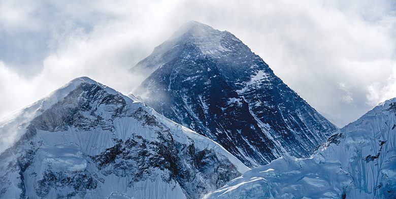 आज सगरमाथा दिवस, विश्वसामु नेपालको गौरव र हिमाली पर्यटनको