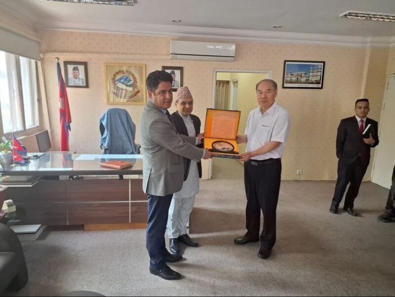 मन्त्री भण्डारीलाई जानकारी