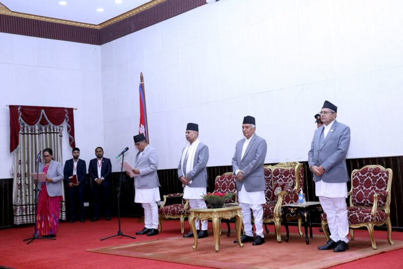 घिमिरेद्वारा शपथ