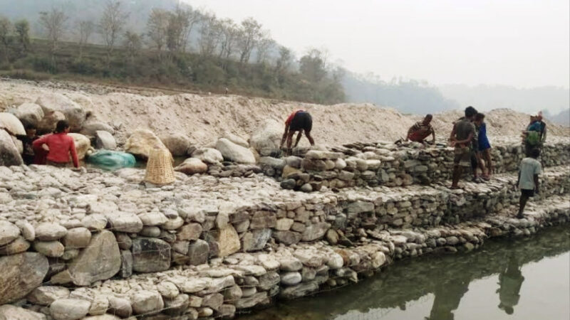 तटबन्ध निर्माण