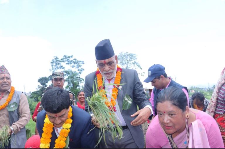कृषिमन्त्री अधिकारी