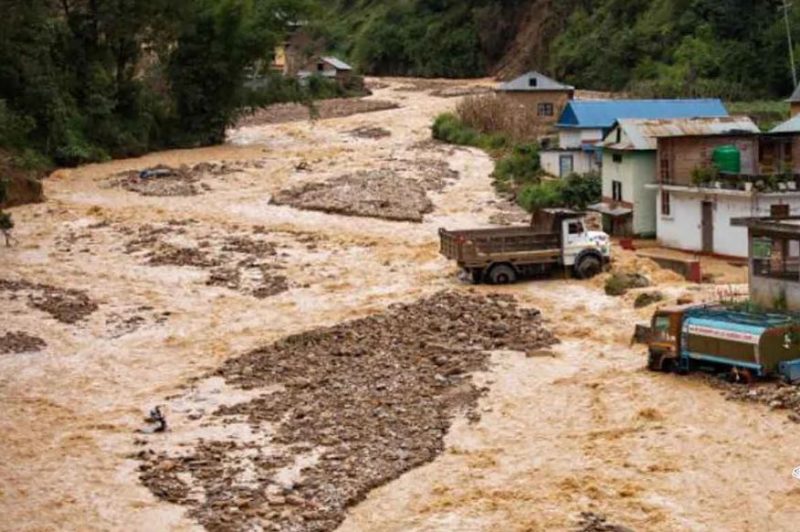 राेशीमा आएको बाढी